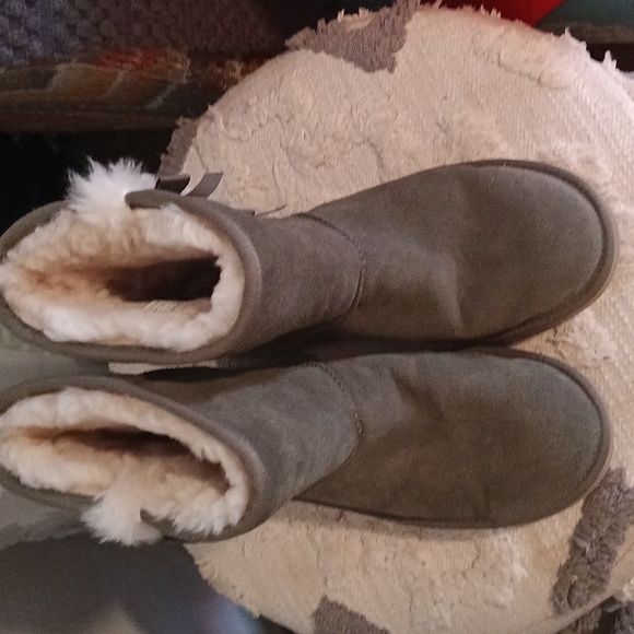 Koolaburra by UGG Bailey Bow II Boot Gray❤️ - Picture 2 of 9